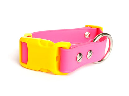 Collar ajustable para perro, fabricado en biothane color rosa y acero inoxidable. Su broche es plástico en color amarillo.